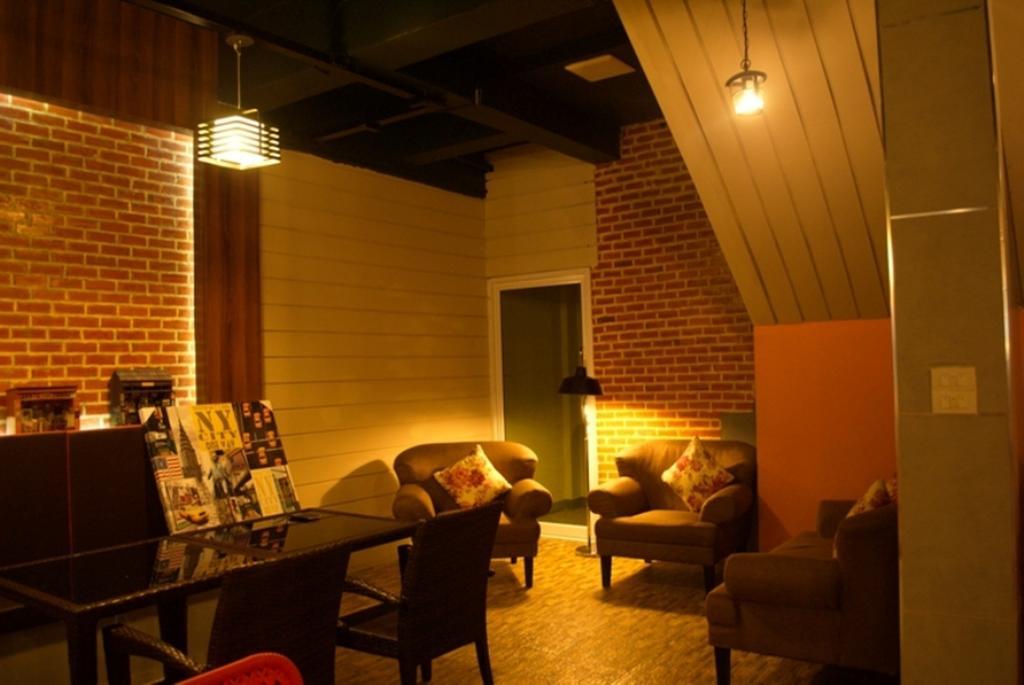 Prajaktra City Hostel Удон-Тхани Экстерьер фото