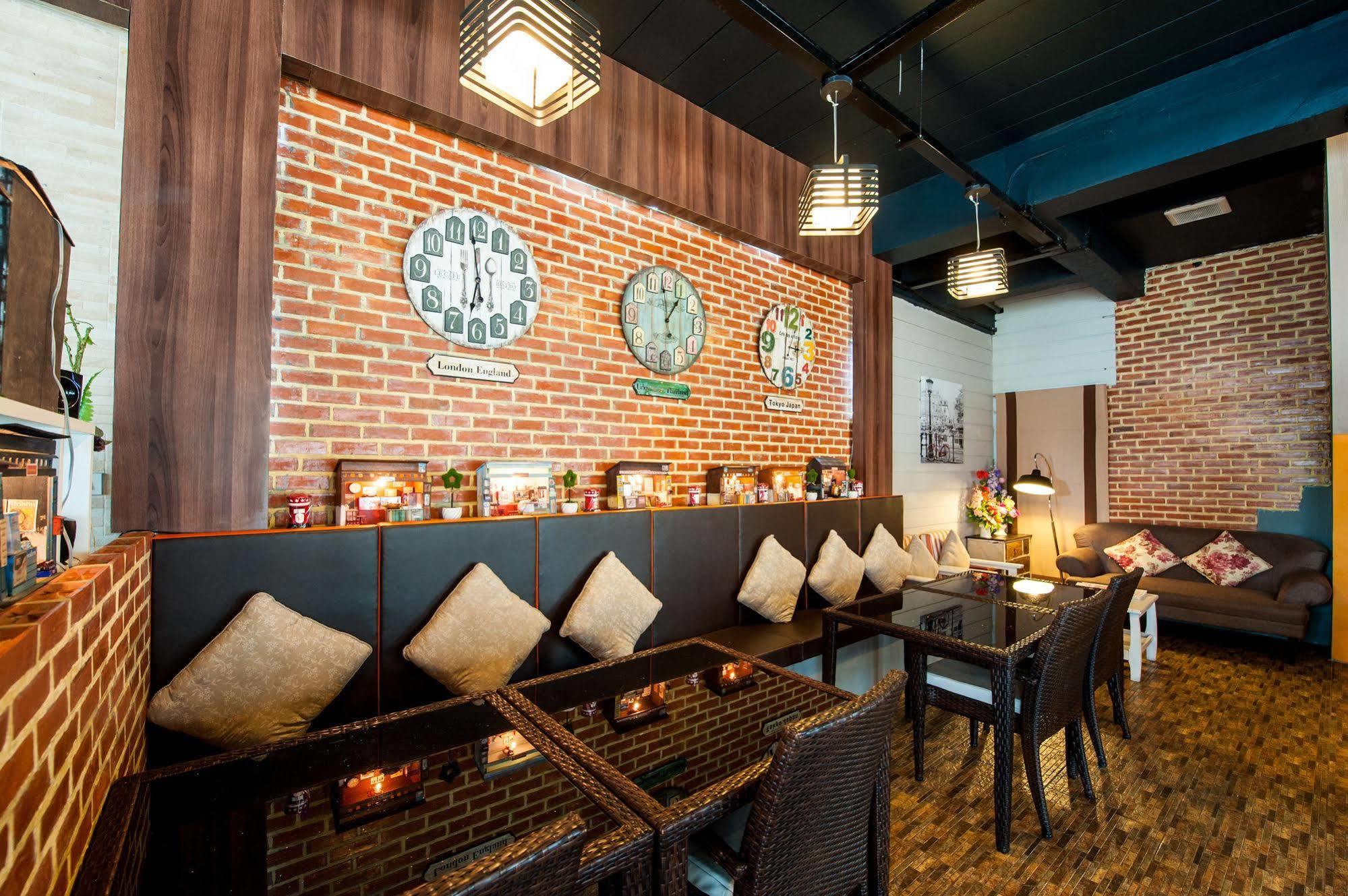 Prajaktra City Hostel Удон-Тхани Экстерьер фото